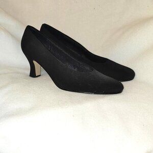 Vintage PM Collection by 925 Fabric / Satin Black Heels / Pumps Size 7.5